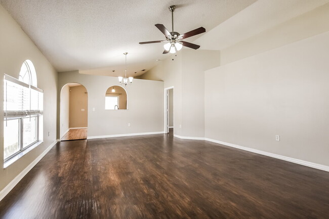 Foto del edificio - 7849 Harbor Bend Cir