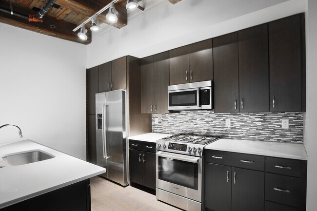 Building Photo - 2419 Smallman St