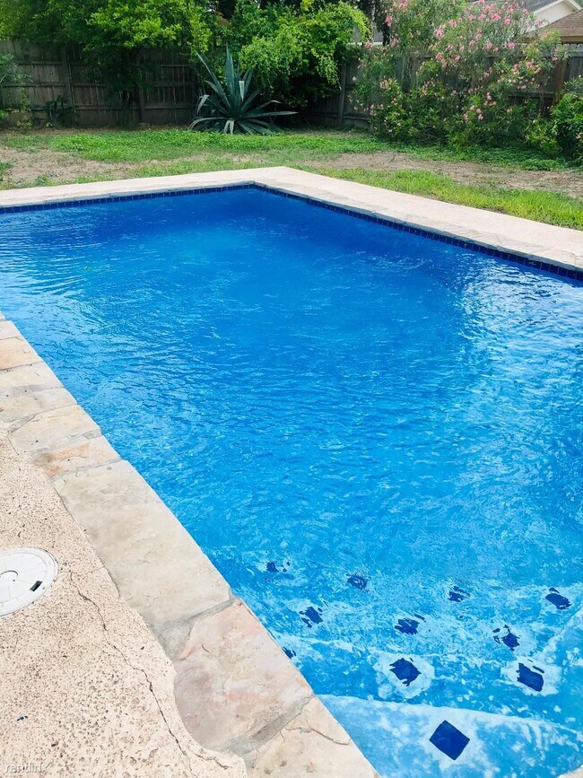 Foto del edificio - 3 br, 2 bath House - 2771 Laredo Rd