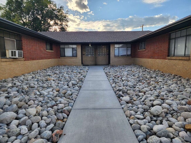 Foto del edificio - Charming 2 Bed 1 Bath in Park Hill!