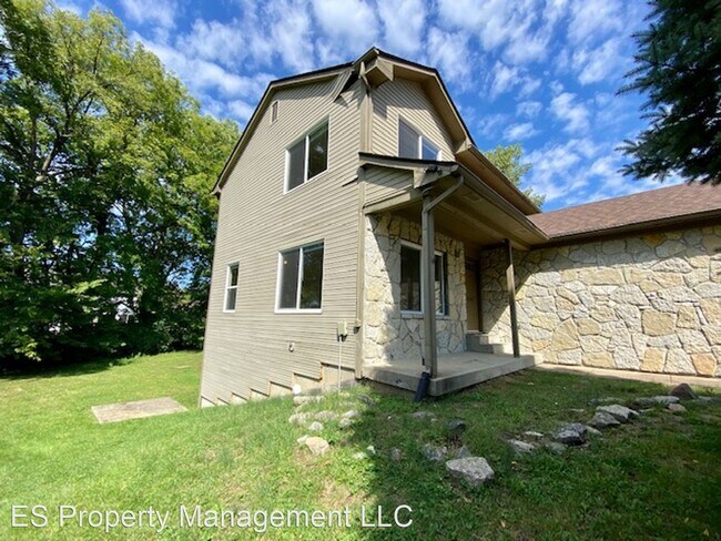 Foto del edificio - 4 br, 2.5 bath House - 6879 Oak Lake Dr.