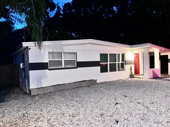 Building Photo - 4814 N Highland Ave