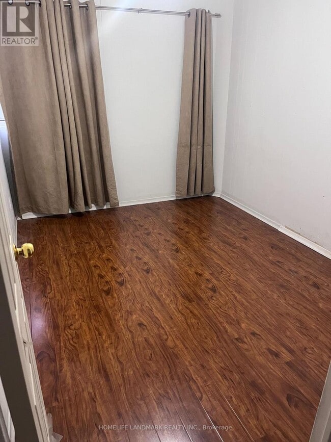 Building Photo - 13 King St E