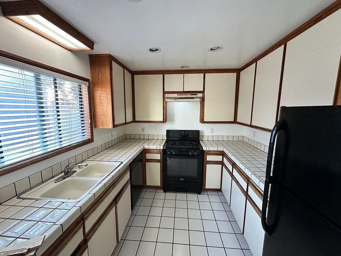 Foto principal - Wonderful 4 Bedroom House Coming Available!