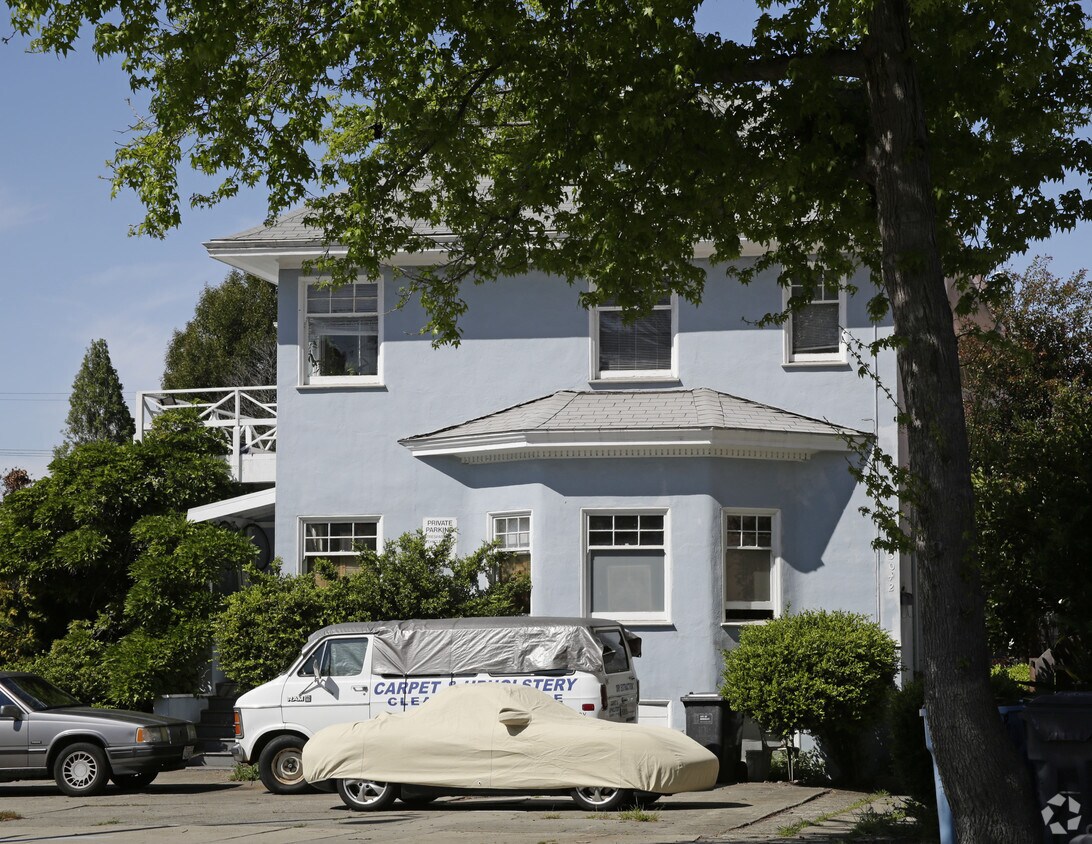 Foto del edificio - 3042 Telegraph Ave