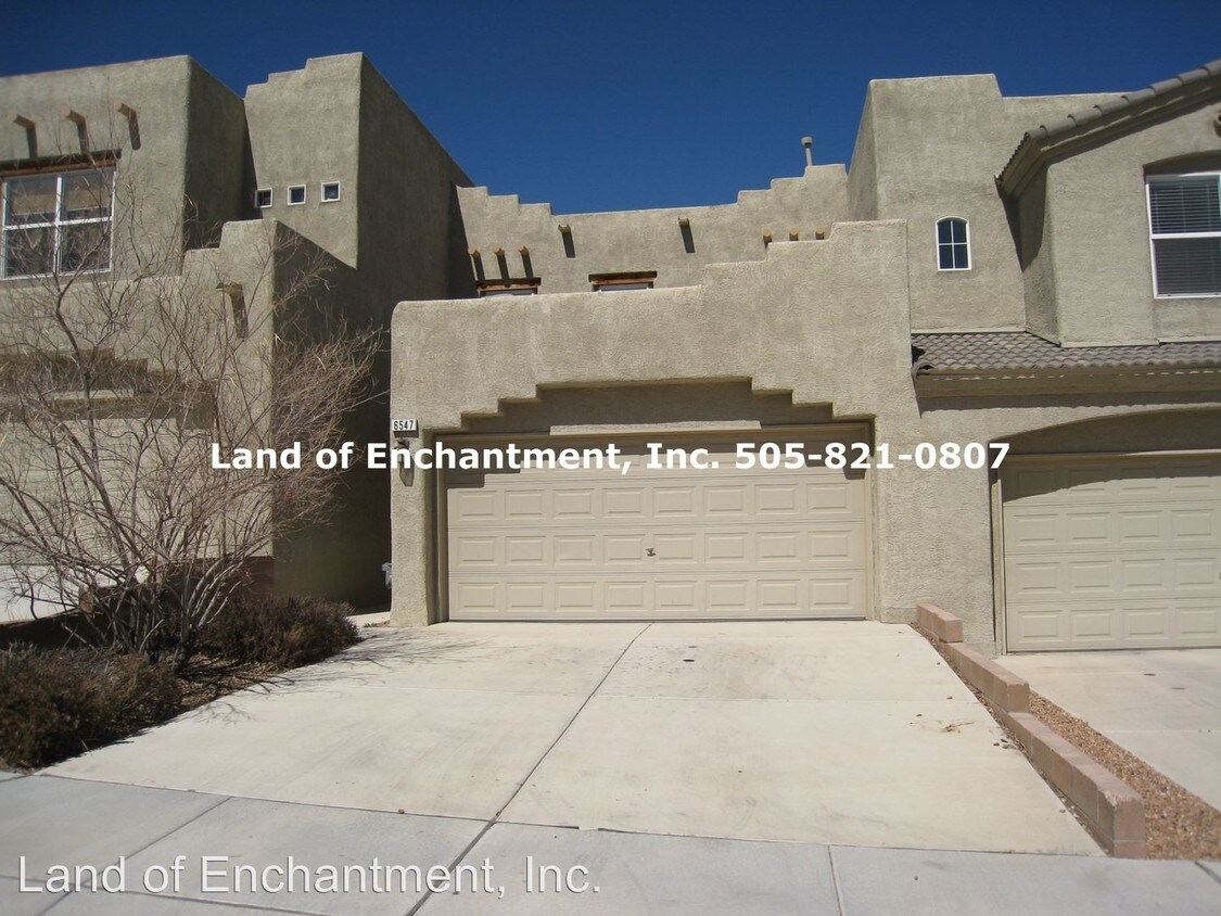 Primary Photo - 6547 Los Pueblos Pl NW