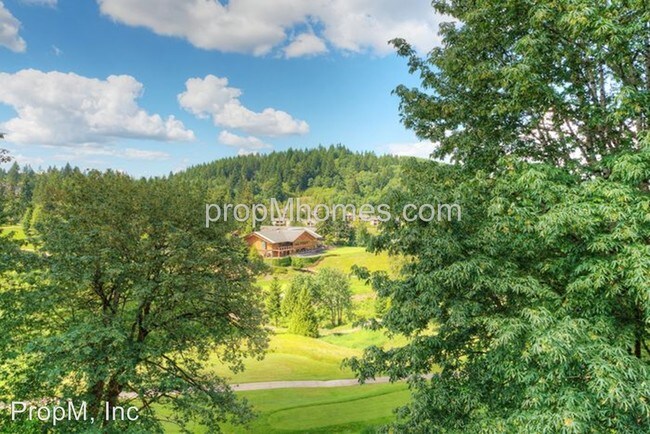 Building Photo - 565 SE 46th Dr