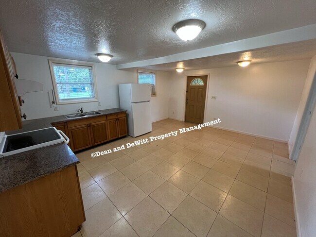 Foto del edificio - 1 Bed/1 Bath - Unit 2