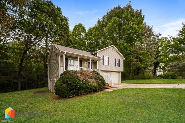 Foto del edificio - 3 br, 2 bath House - 382 Wallace Way
