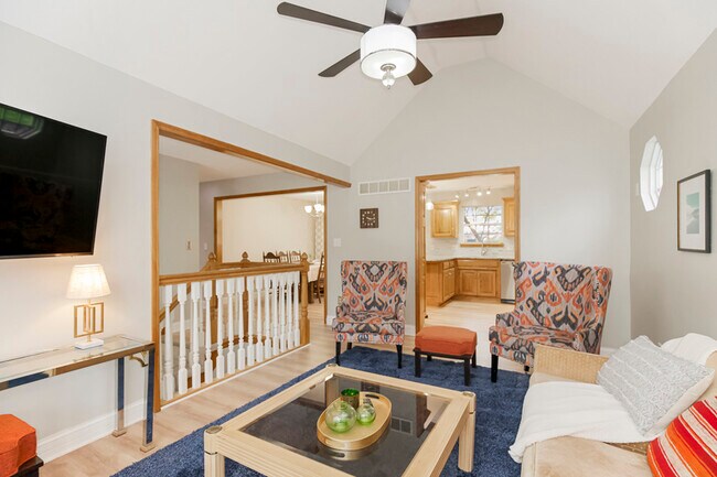 Foto del edificio - 5110 Pebble Ave