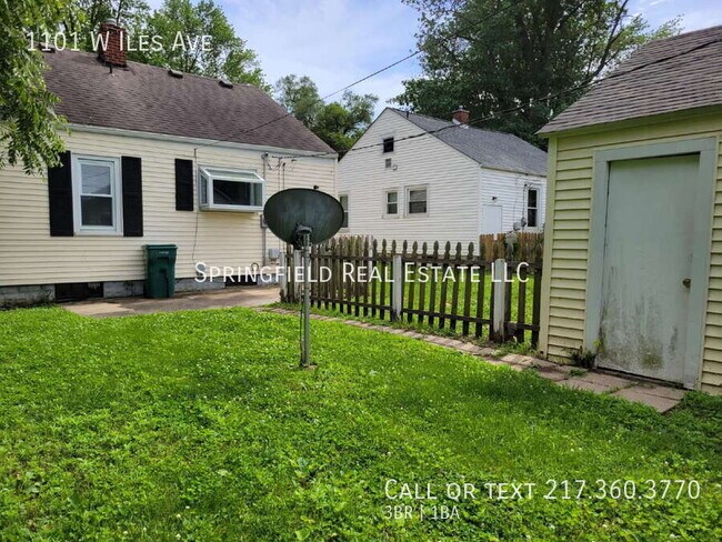 Building Photo - 1101 W Iles Ave