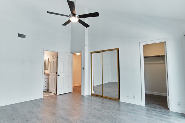 Building Photo - 1417 12th St