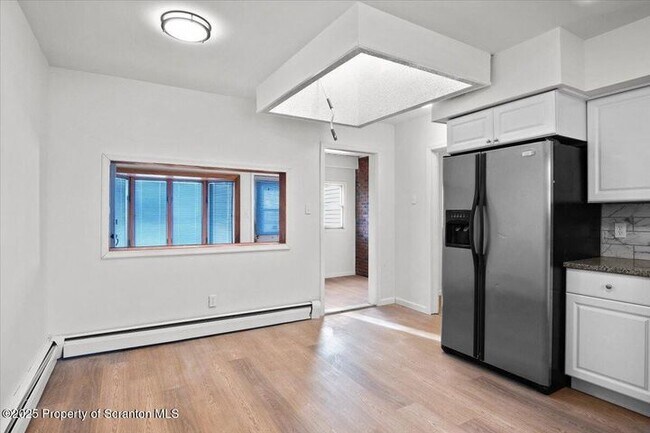 Foto del edificio - 134 Lampman St