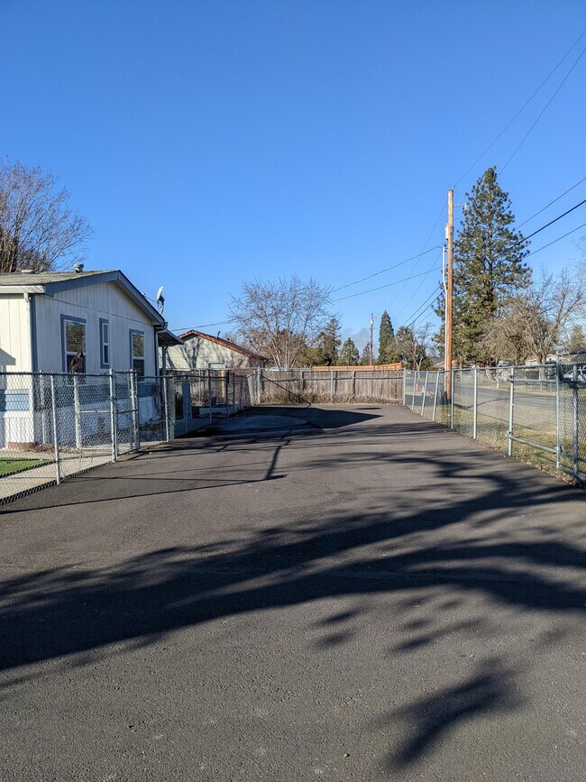 Building Photo - 77 Orr Dr