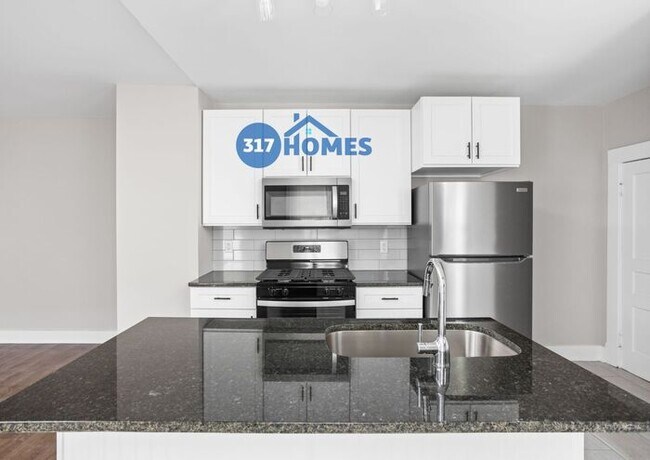 Building Photo - Welcome to this beautifully restored 2 bed...