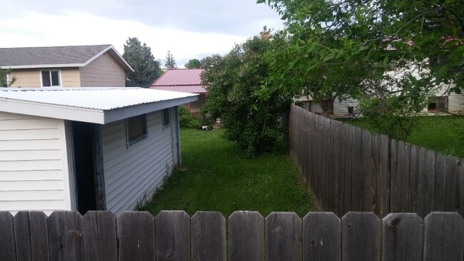 Building Photo - 505 N 16th Ave