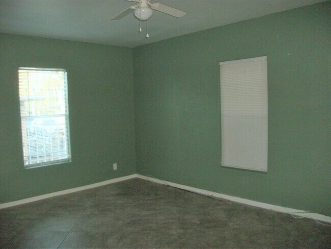 Foto del edificio - Pet friendly 2 bedroom cottage in Daytona Beach