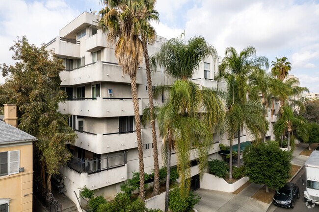 Foto del edificio - 525 S Berendo St