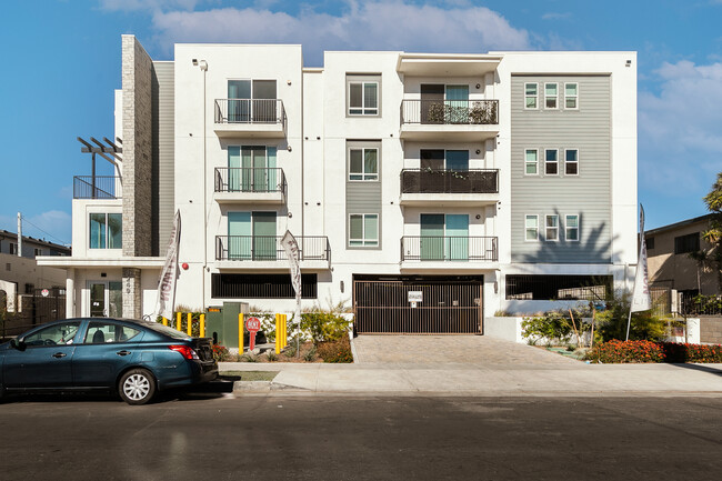 Foto del edificio - 1249 W 39th Pl