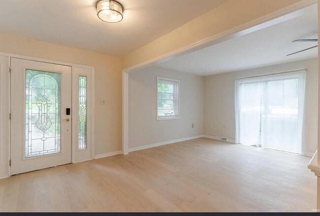 Building Photo - 624 Forest Park Dr