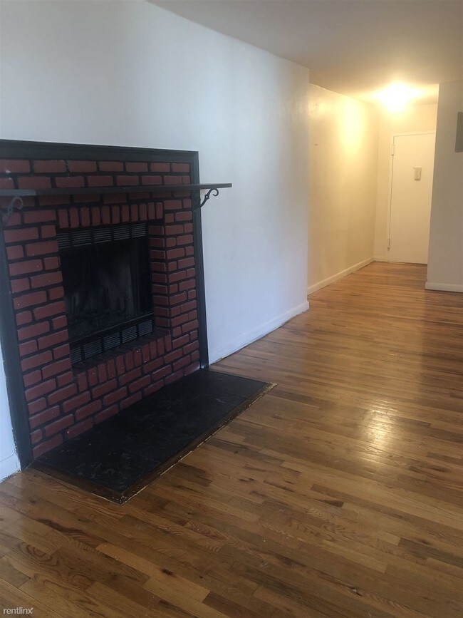 Building Photo - 1 br, 1 bath  - 3102 Willow Ln