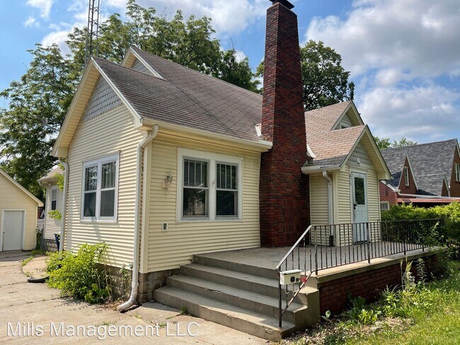Building Photo - 3 br, 2 bath House - 875 S 33rd**