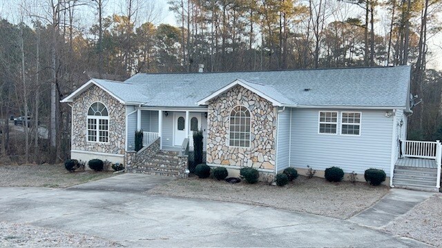 Primary Photo - 607 Van Dr