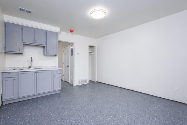 Foto del edificio - 8751 Elmira St