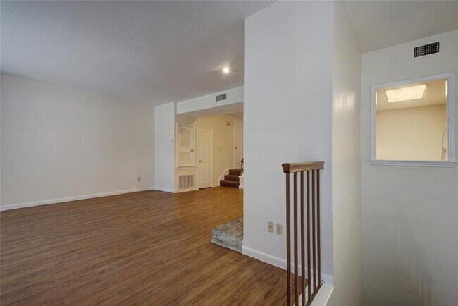 Building Photo - 2529 Rio Grande St