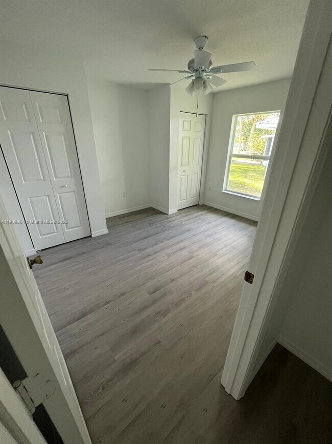 Foto del edificio - 5218 SE 43rd St