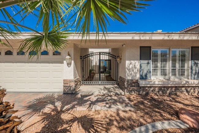 Foto del edificio - Gorgeous 1 Story Home in Gated Community