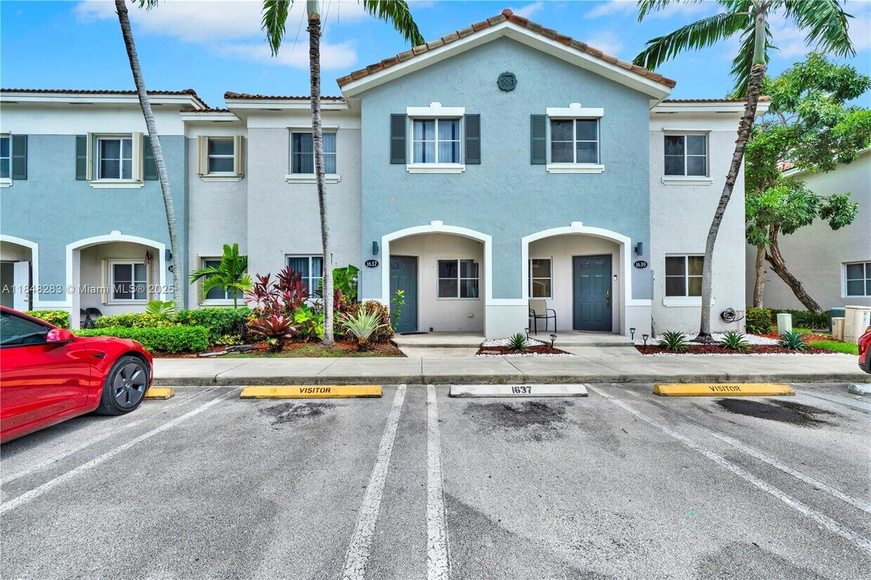 Foto principal - 1637 SE 30th St
