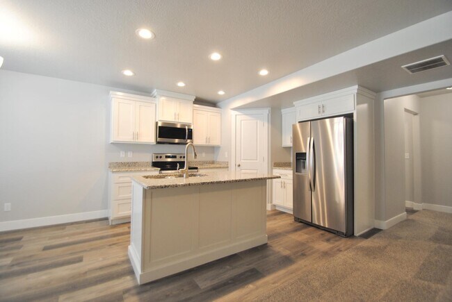 Building Photo - 2032 N 350 E