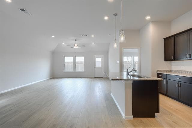 Building Photo - 1024 Tarryhill Dr