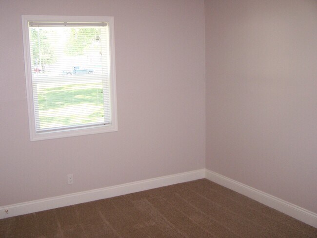 dormitorio - 208 E Vincent Ct