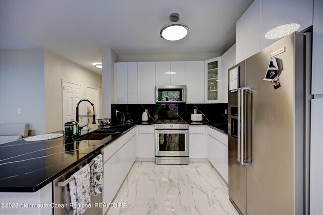 Building Photo - 10 Osprey Ct