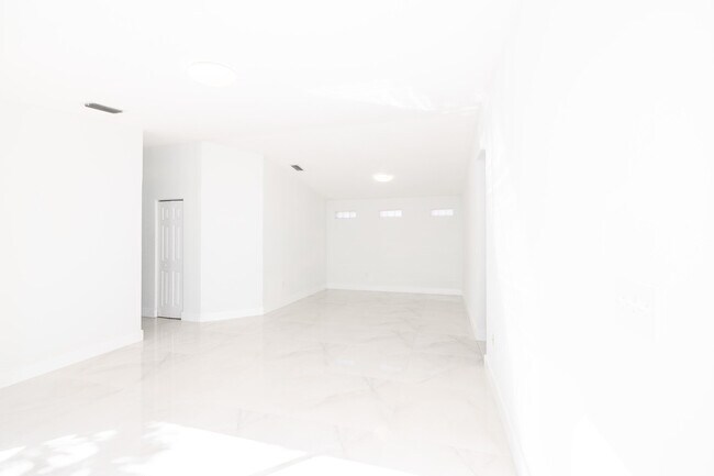 Foto del edificio - 17030 SW 139th Pl
