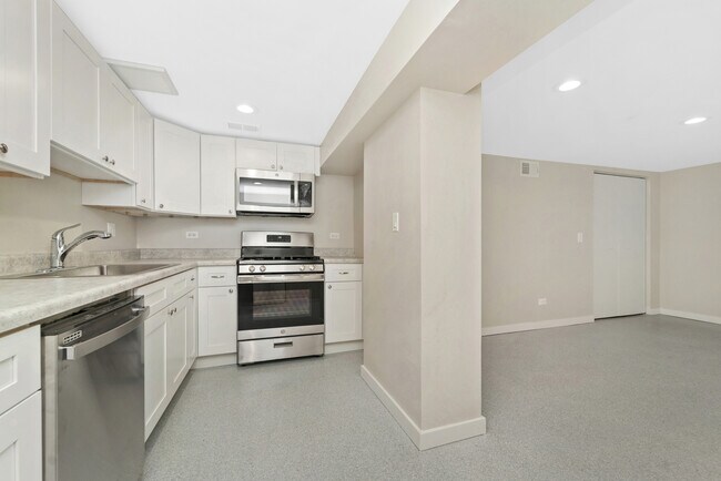 Foto del edificio - 1343 W Foster Ave