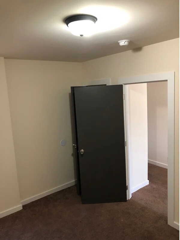 Foto del edificio - 128 N 61st St