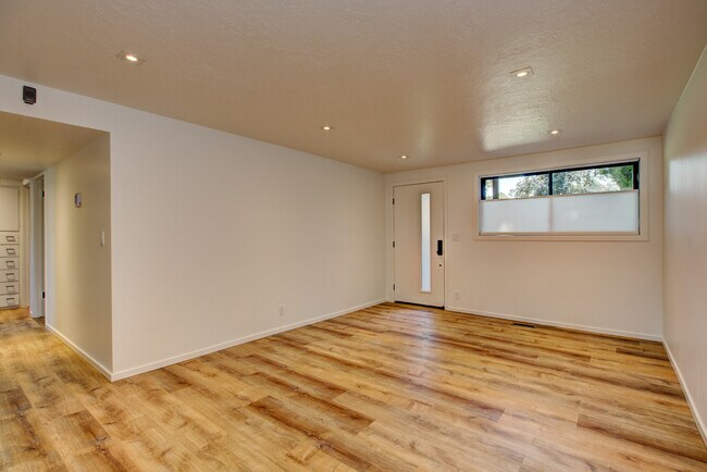 living room - 830 W Ridenbaugh St