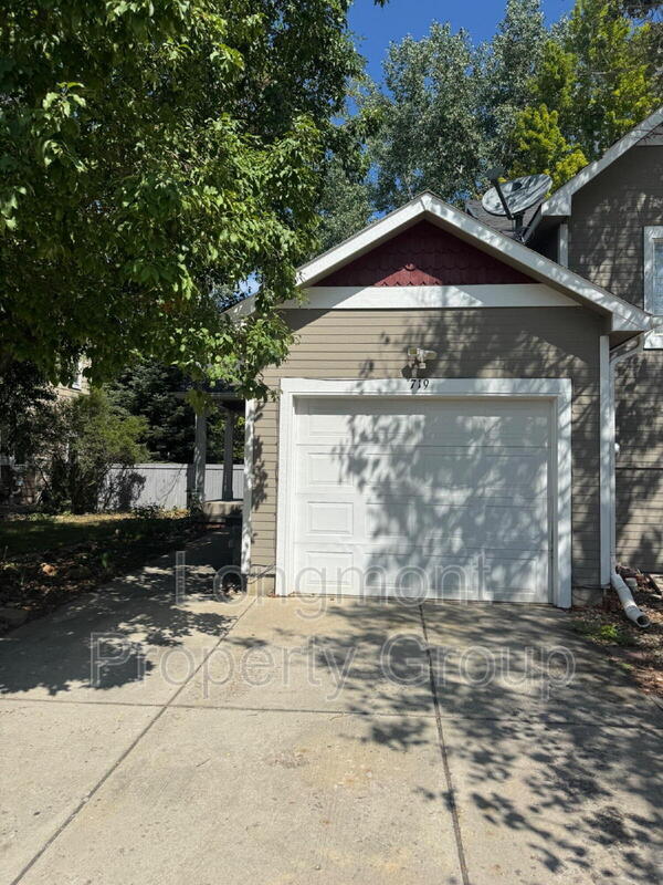 Foto del edificio - 719 Thornwood Way