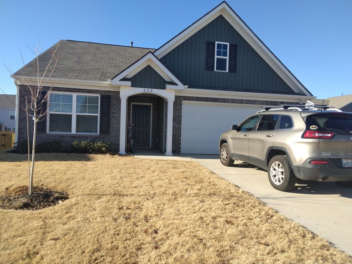 Primary Photo - Single Family Home in Talbott, TN