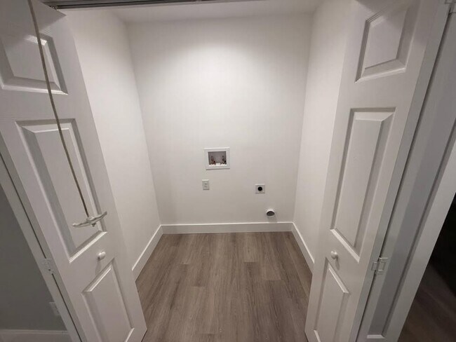 Foto del edificio - 1099 Center St SW