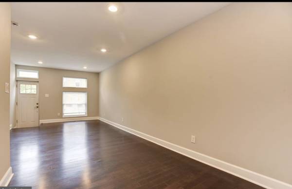 Foto del edificio - 307 S Newkirk St