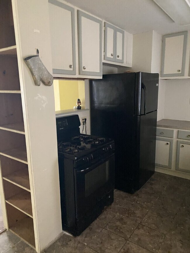 Building Photo - 5808 Windham Ave
