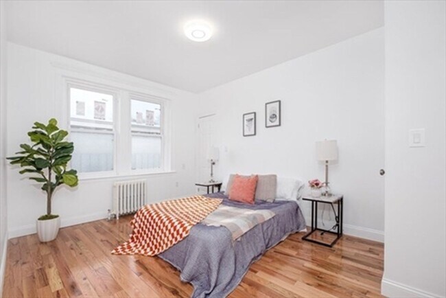 Foto del edificio - Renovated - Close to T - Allston - Boston University