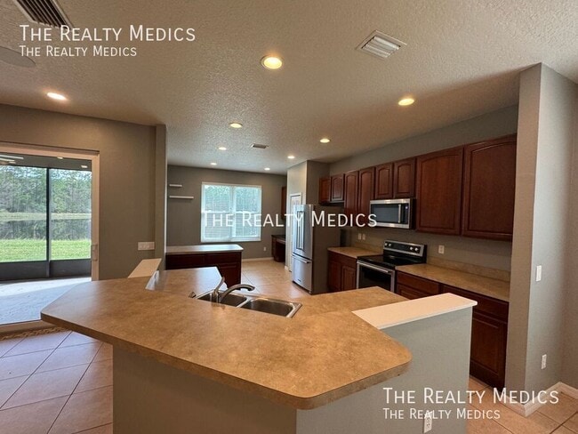 Foto del edificio - 149 Perfect Dr