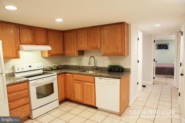 Building Photo - 1248 Florida Ave NE