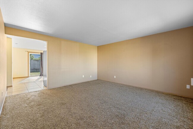 Foto del edificio - Charming 3-Bed, 2-Bath Single-Family Resid...