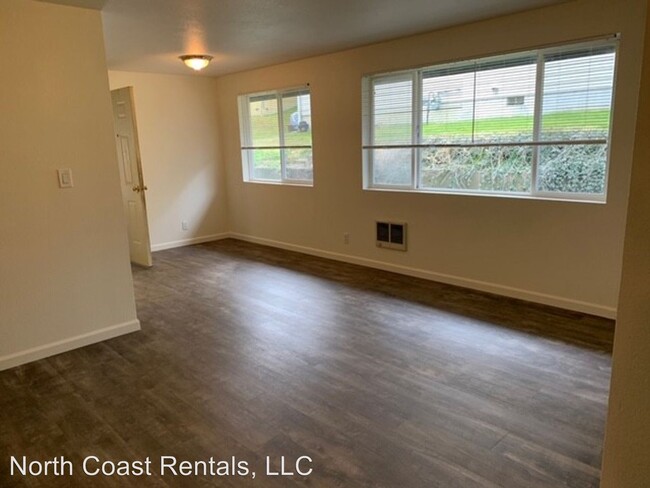 Building Photo - 1350 Alder Dr